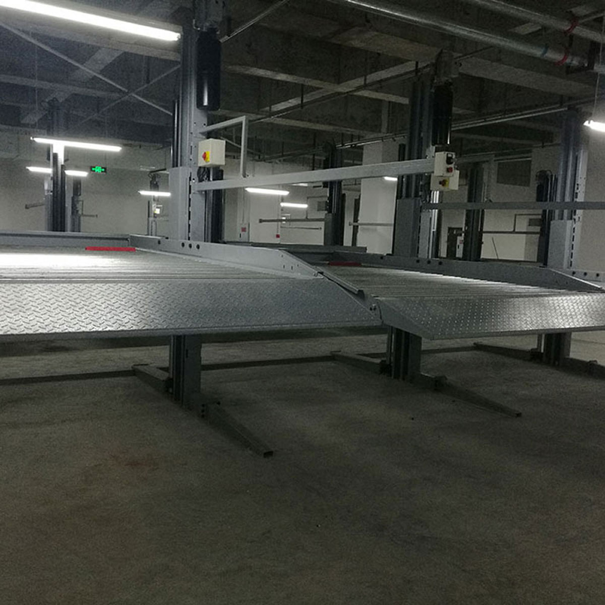 臨翔兩種類型垂直升降式停車設(shè)備的優(yōu)缺點